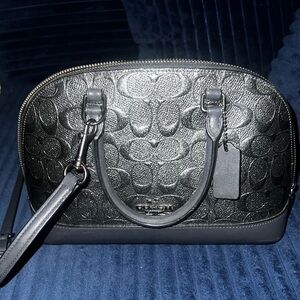 Elegant Black Crossbody Bag